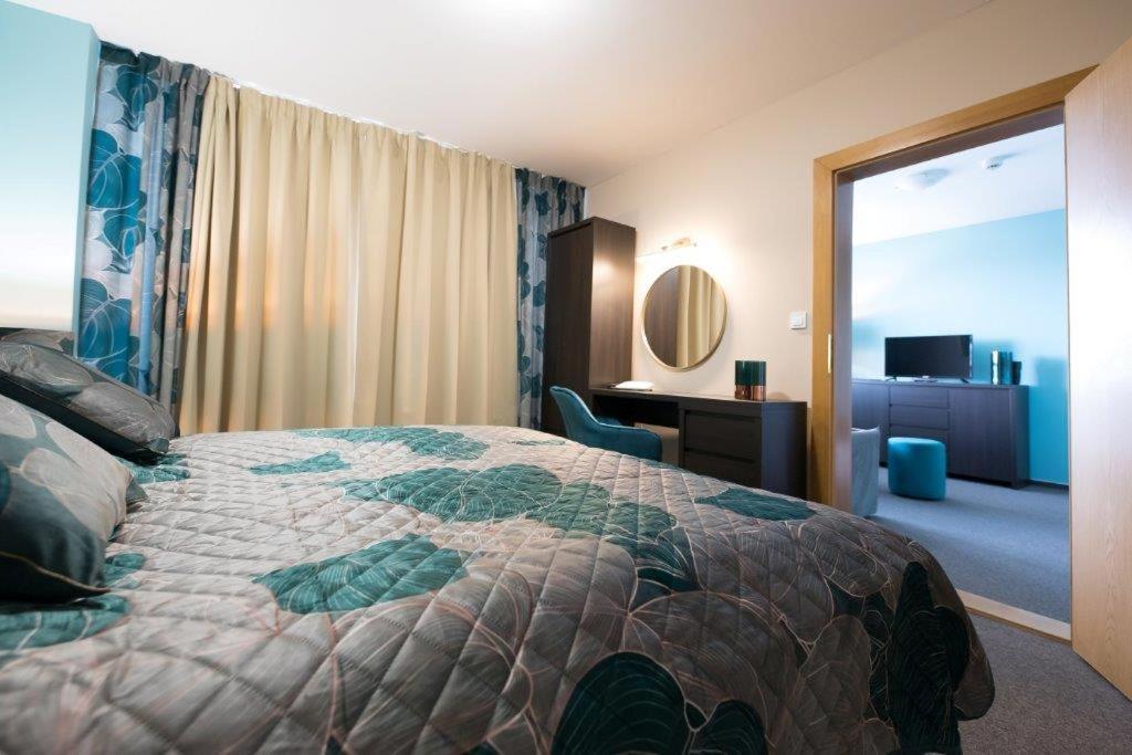 Hotel Zlaty Byk Rimavská Sobota Dış mekan fotoğraf