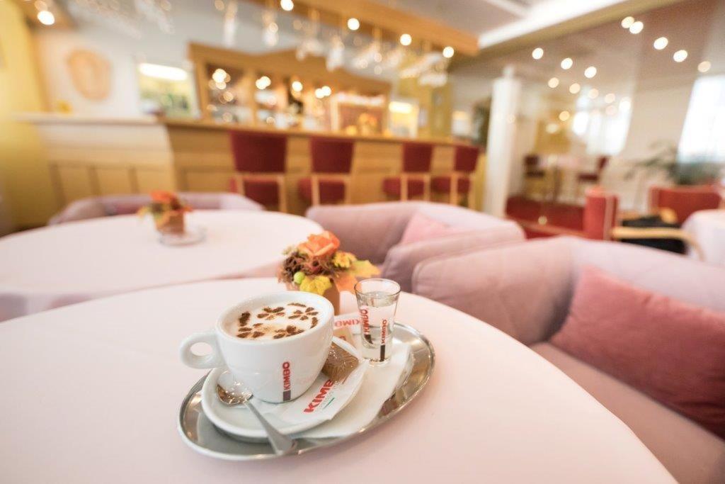 Hotel Zlaty Byk Rimavská Sobota Dış mekan fotoğraf
